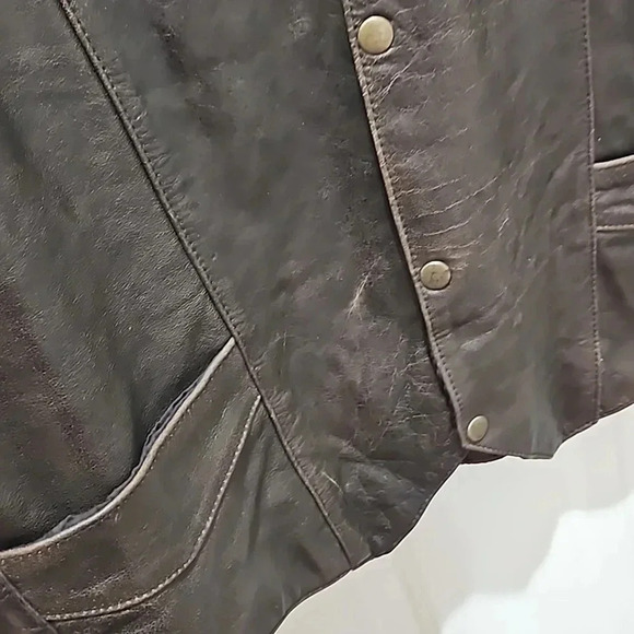 LEATHER VEST - Picture 10 of 10